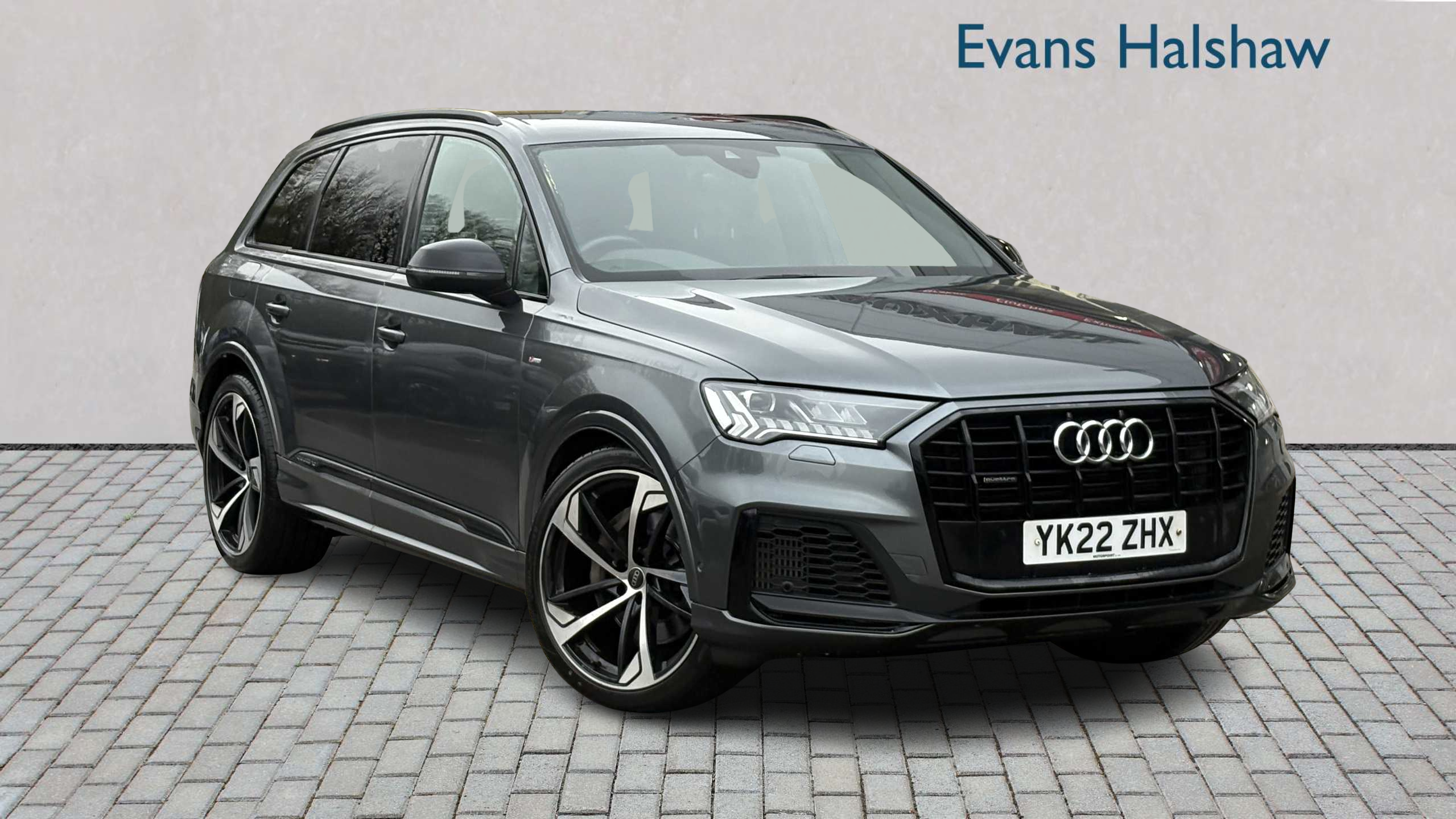 Main listing image - Audi Q7