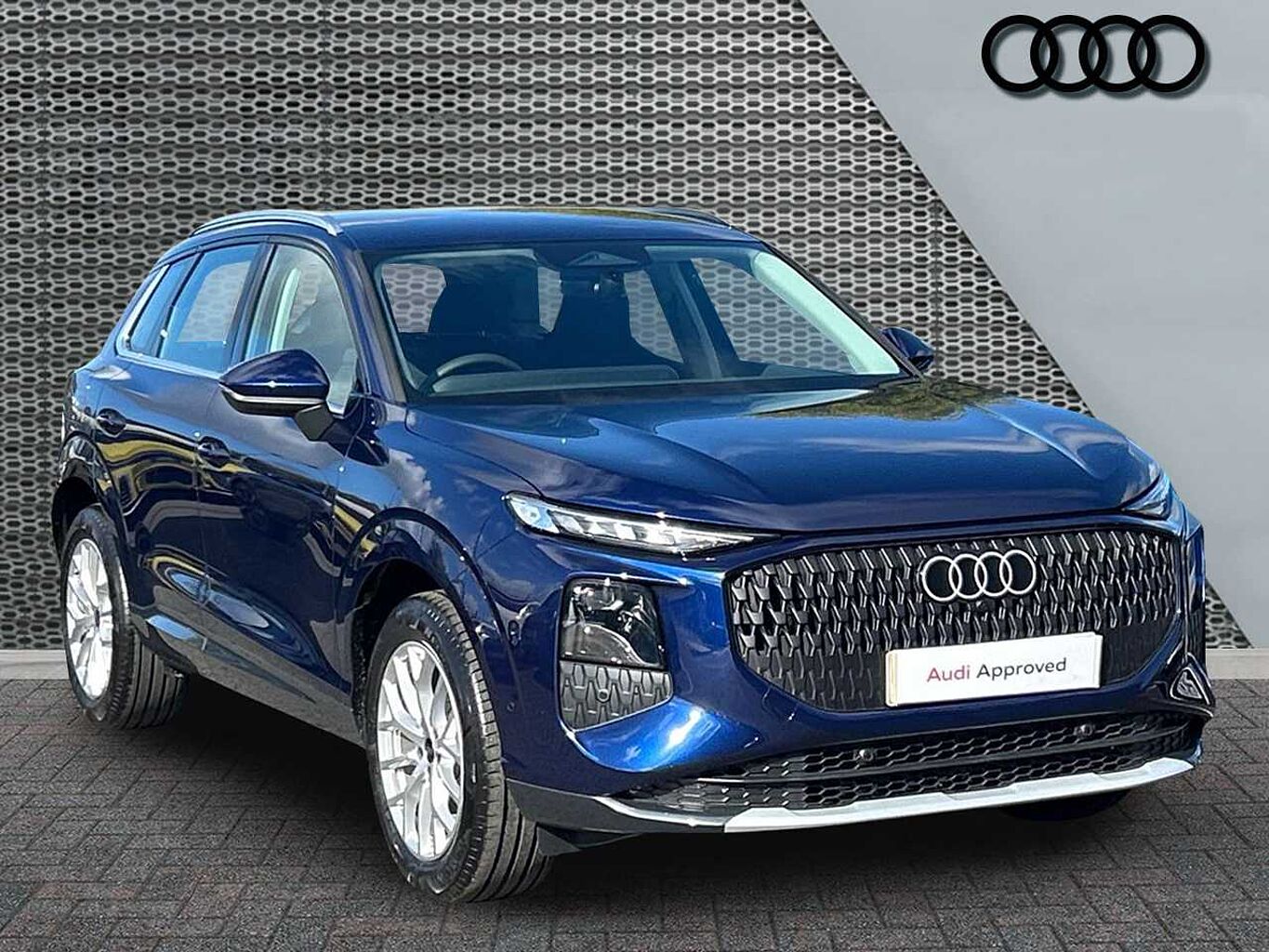 Main listing image - Audi Q3