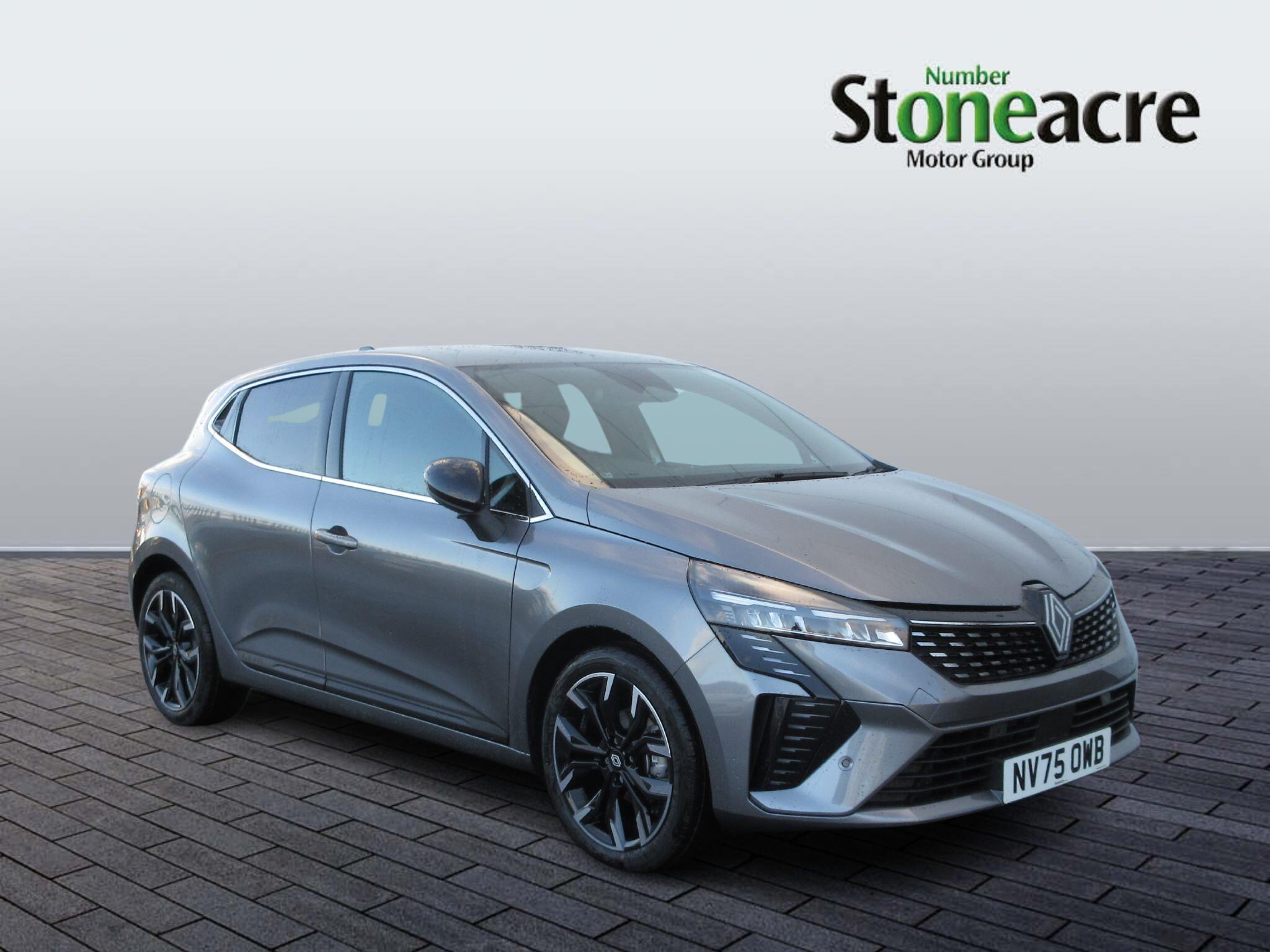 Main listing image - Renault Clio