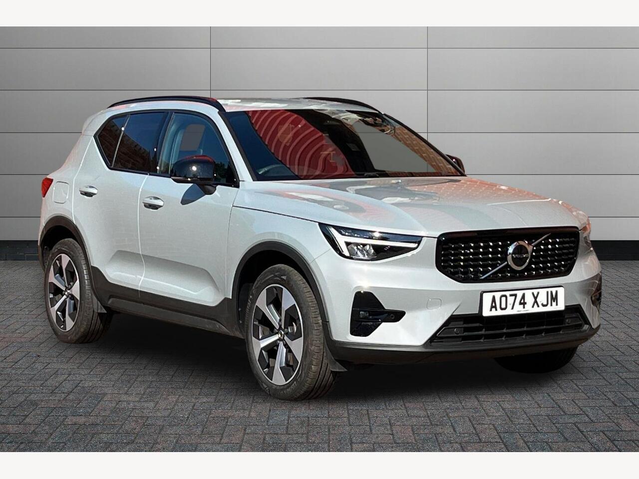 Main listing image - Volvo XC40