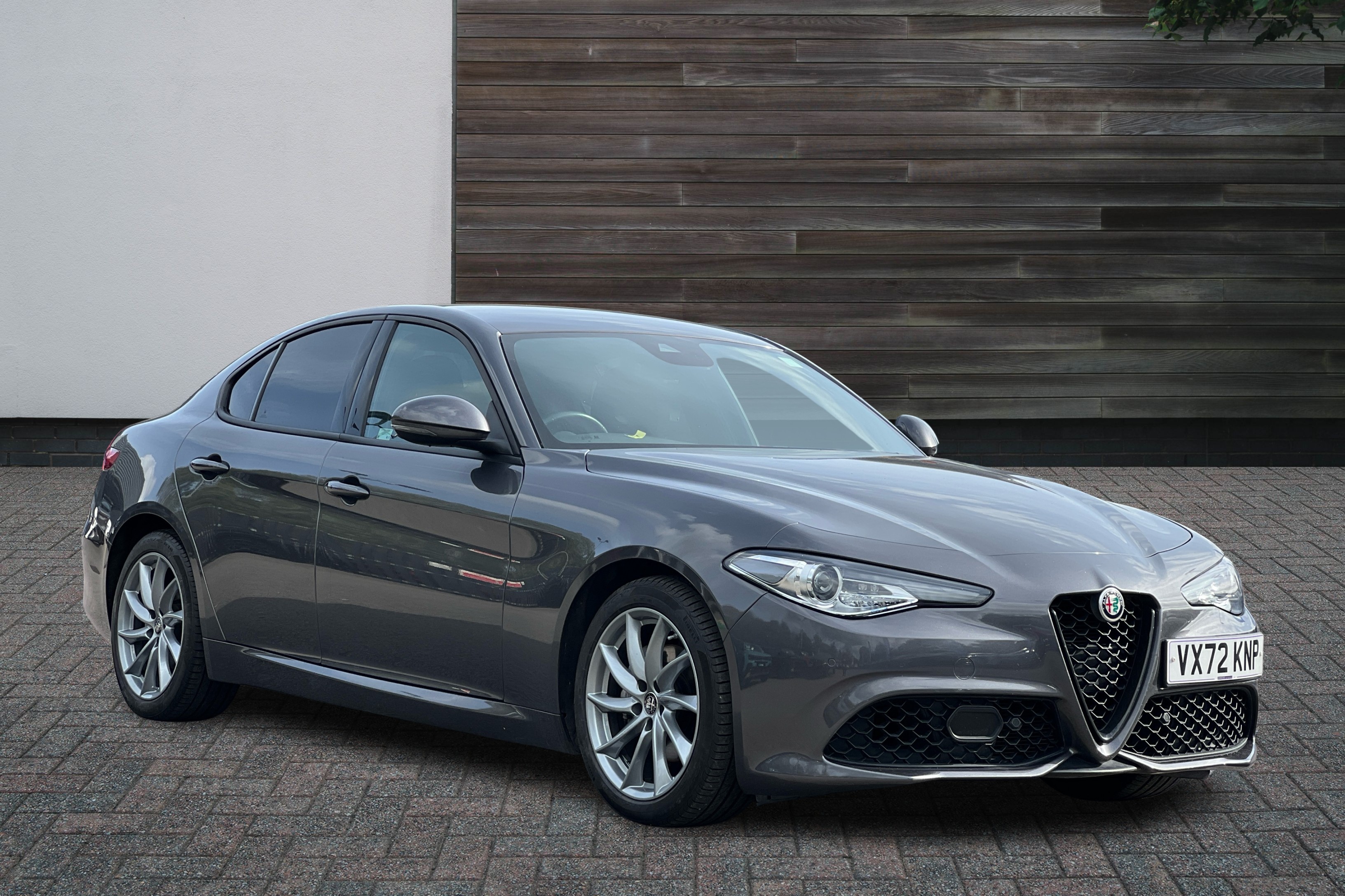 Main listing image - Alfa Romeo Giulia