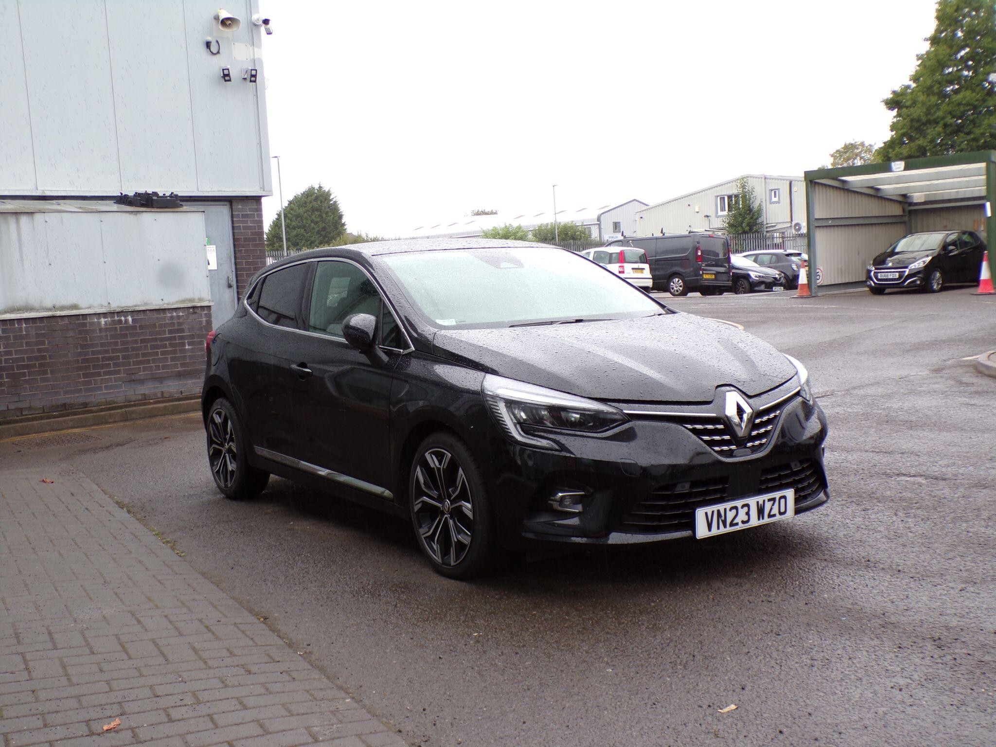 Main listing image - Renault Clio