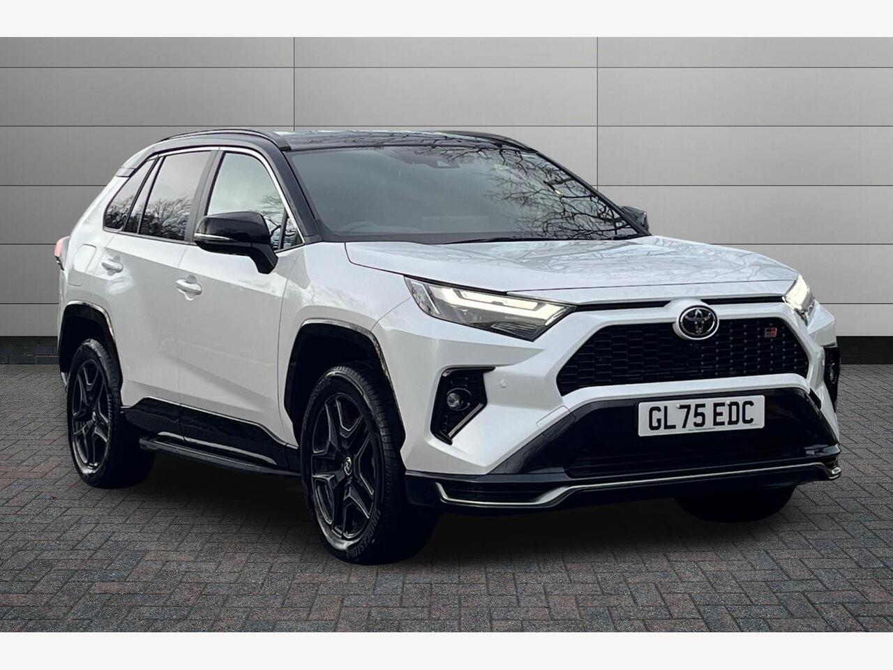 Main listing image - Toyota RAV4