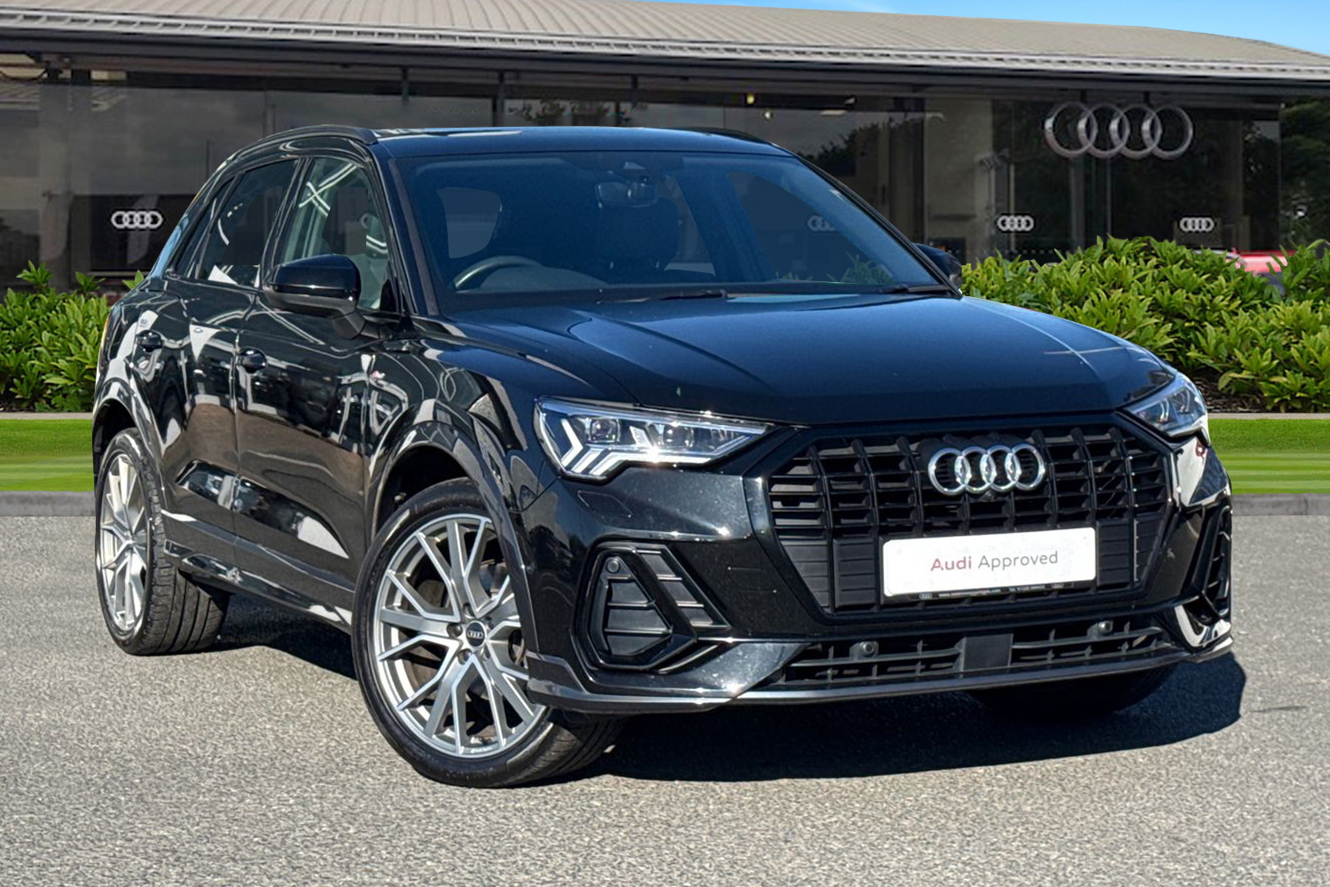 Main listing image - Audi Q3