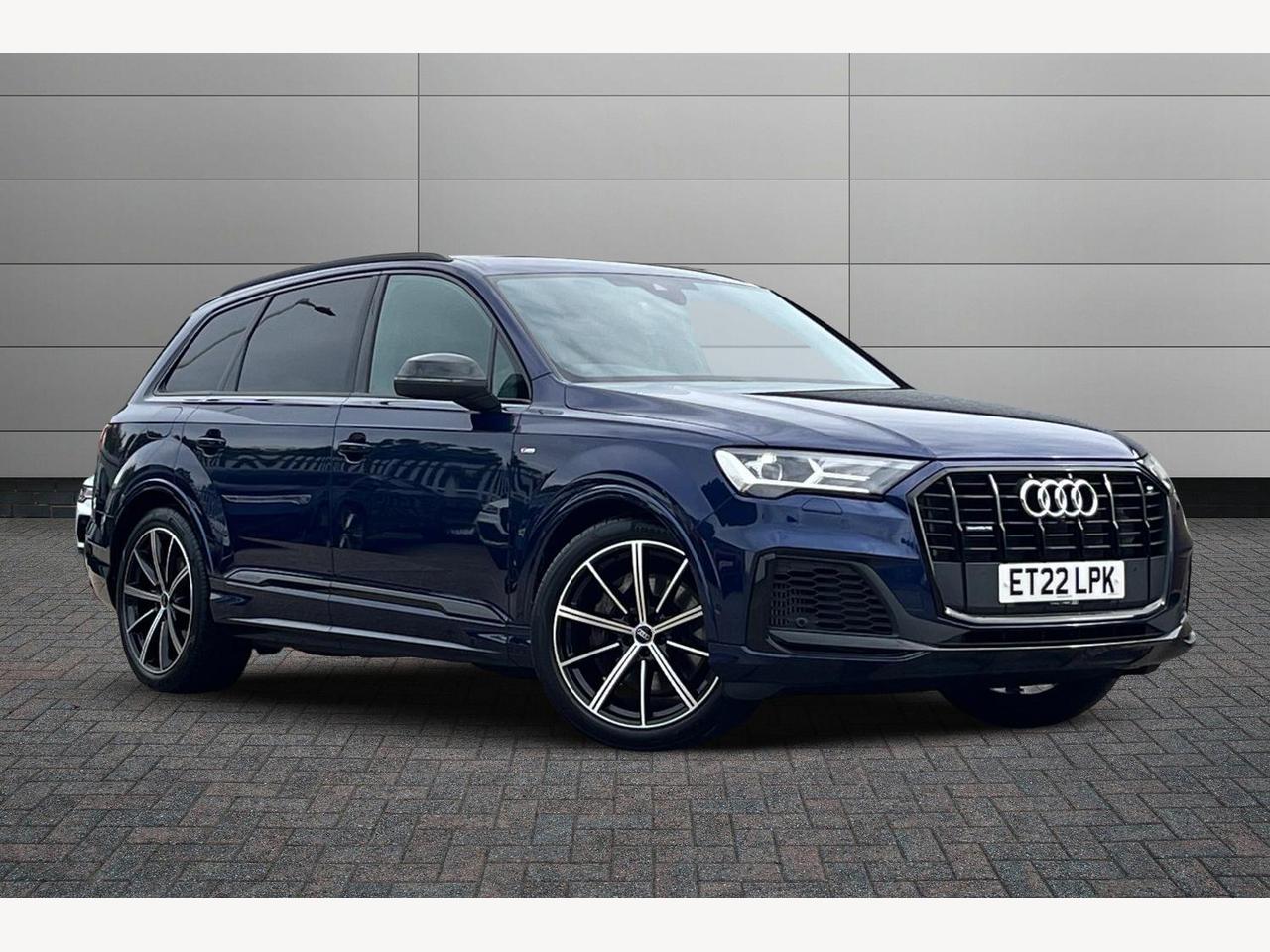 Main listing image - Audi Q7