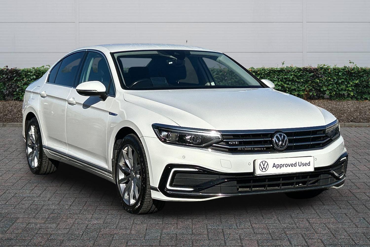 Main listing image - Volkswagen Passat