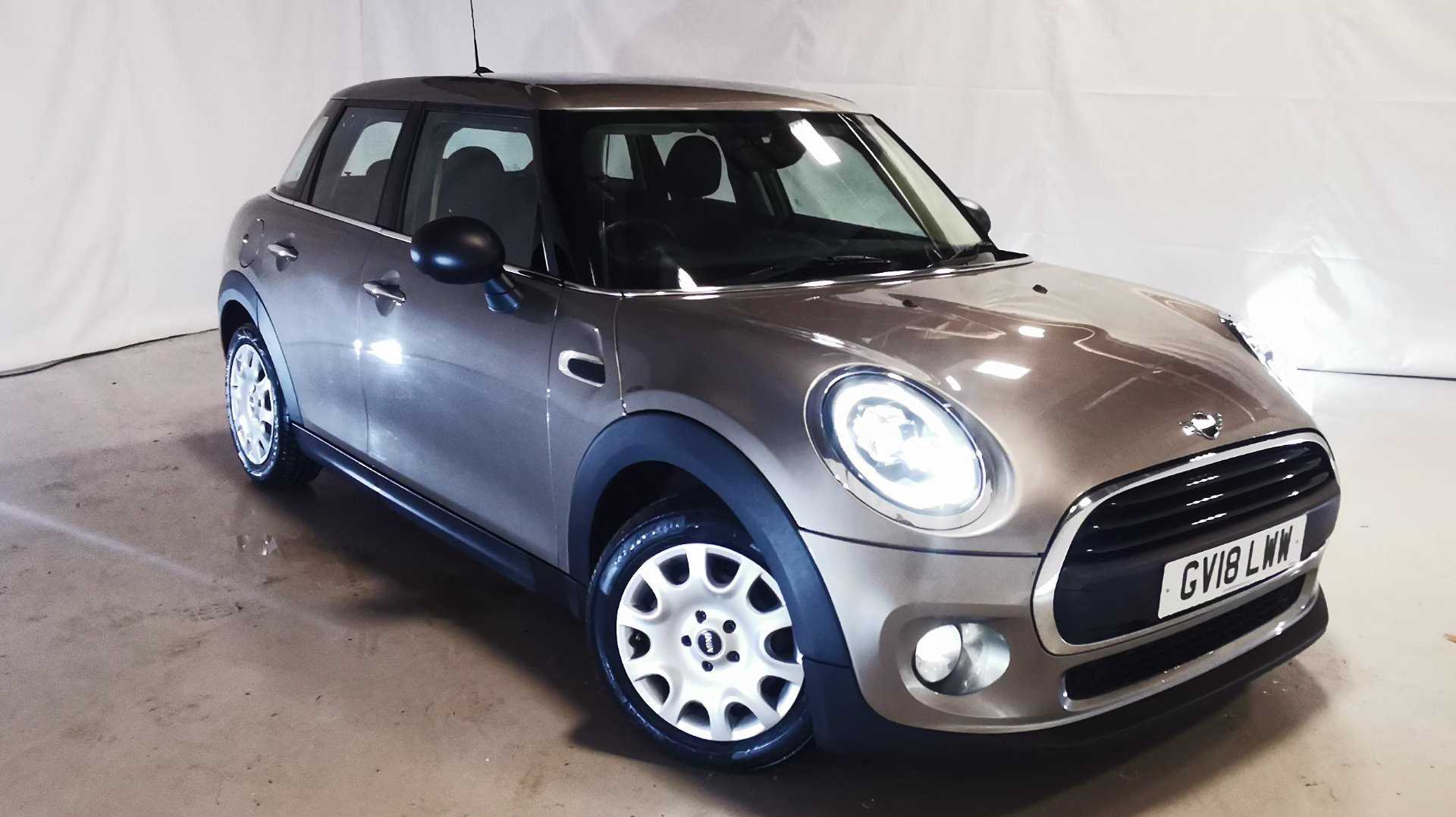 Main listing image - MINI Hatchback 5dr