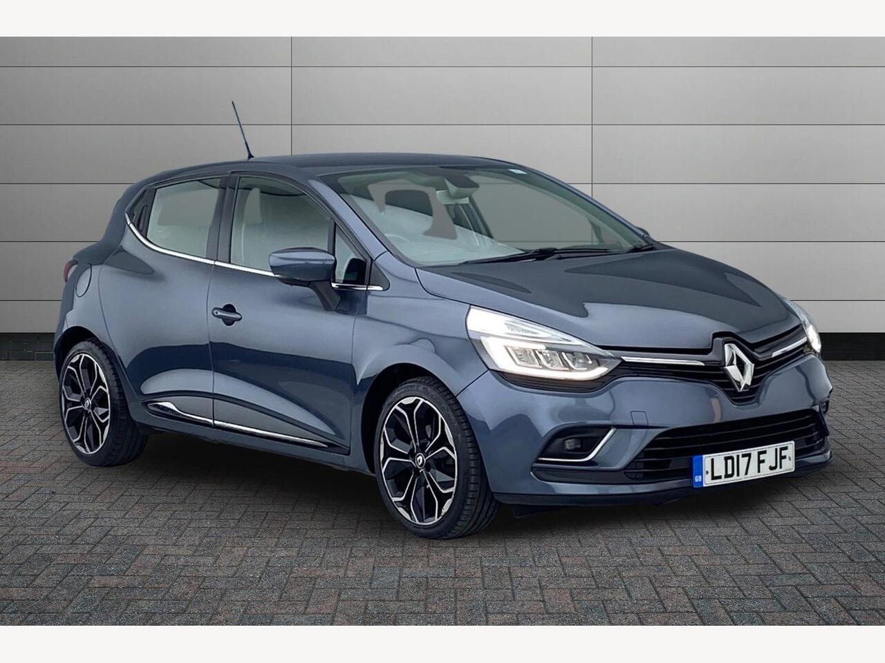 Main listing image - Renault Clio