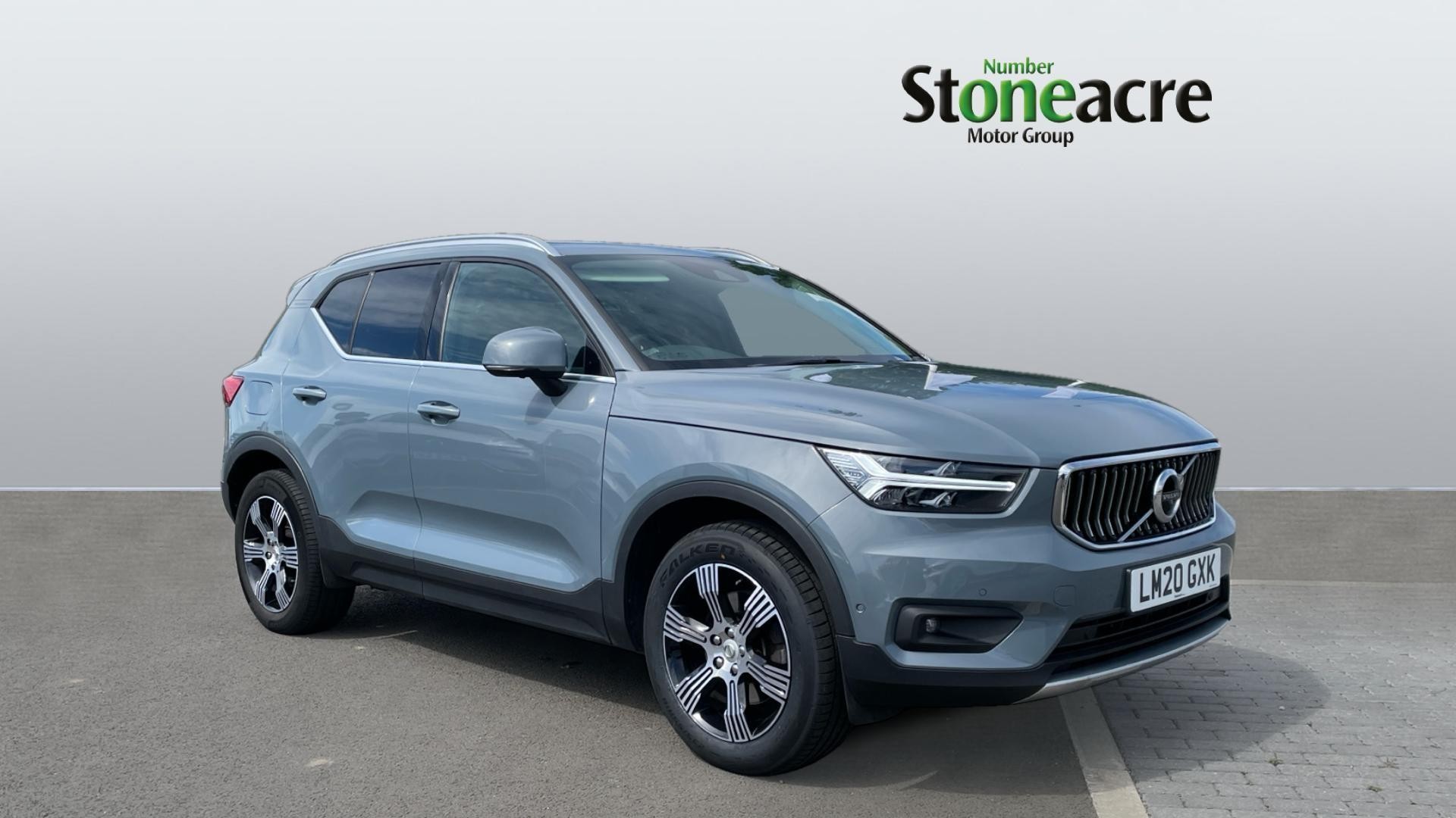 Main listing image - Volvo XC40