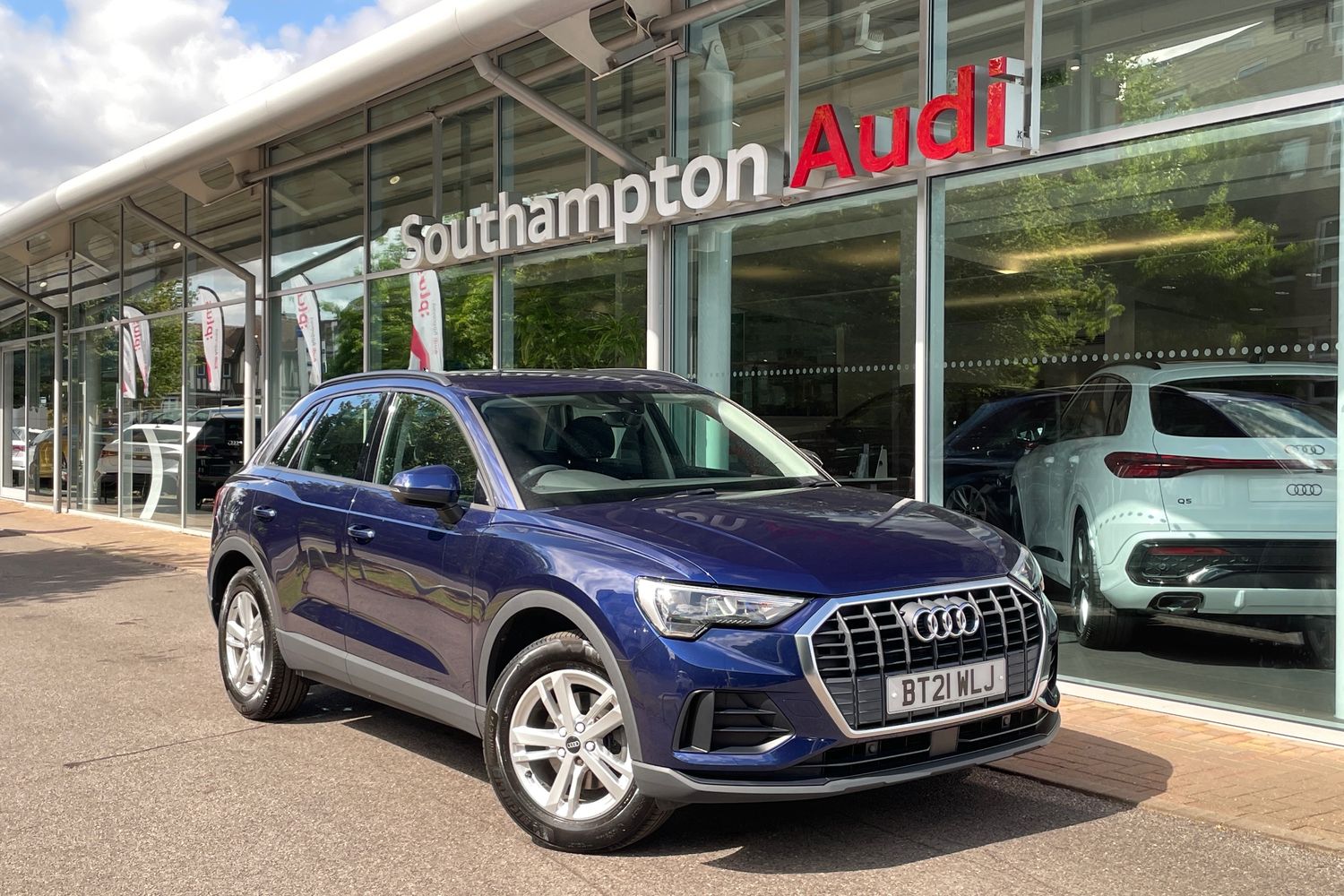 Main listing image - Audi Q3