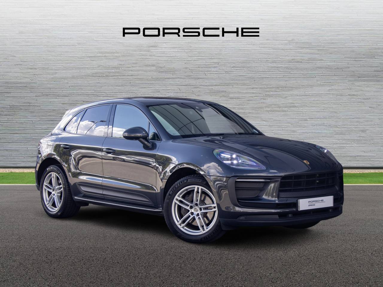 Main listing image - Porsche Macan