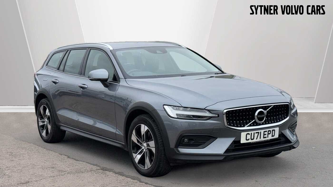 Main listing image - Volvo V60 Cross Country