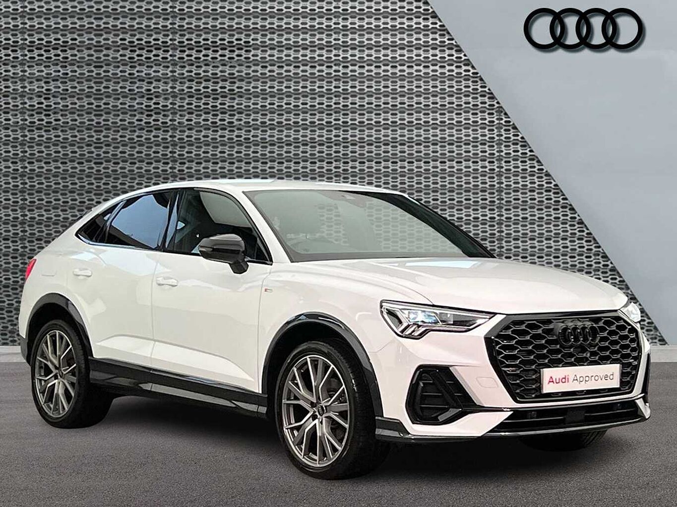 Main listing image - Audi Q3