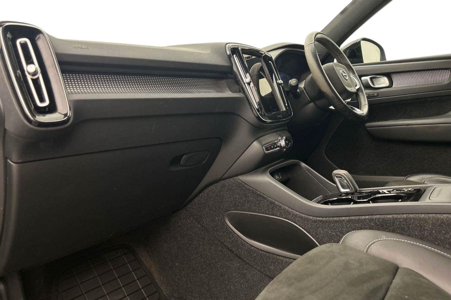 Main listing image - Volvo XC40