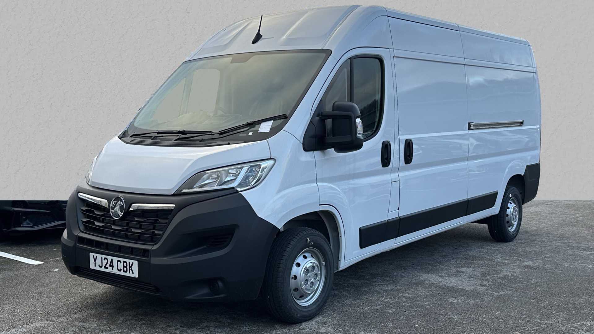 Main listing image - Vauxhall Movano