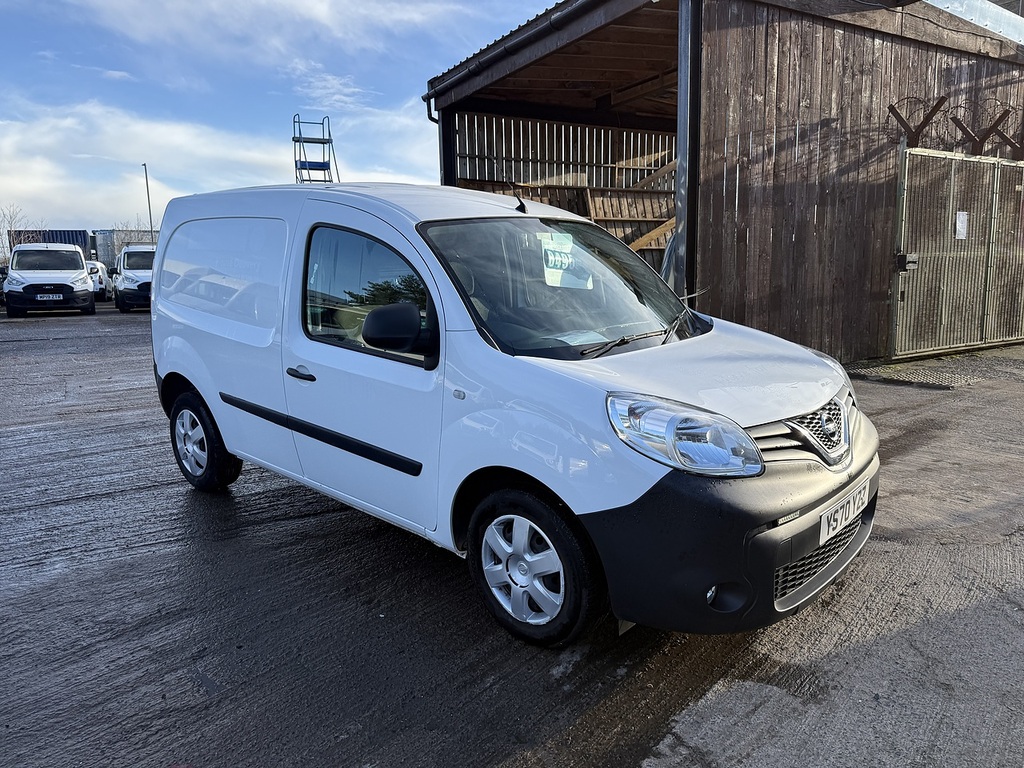 Main listing image - Nissan NV250