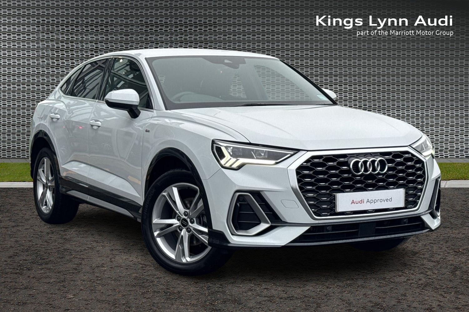 Main listing image - Audi Q3