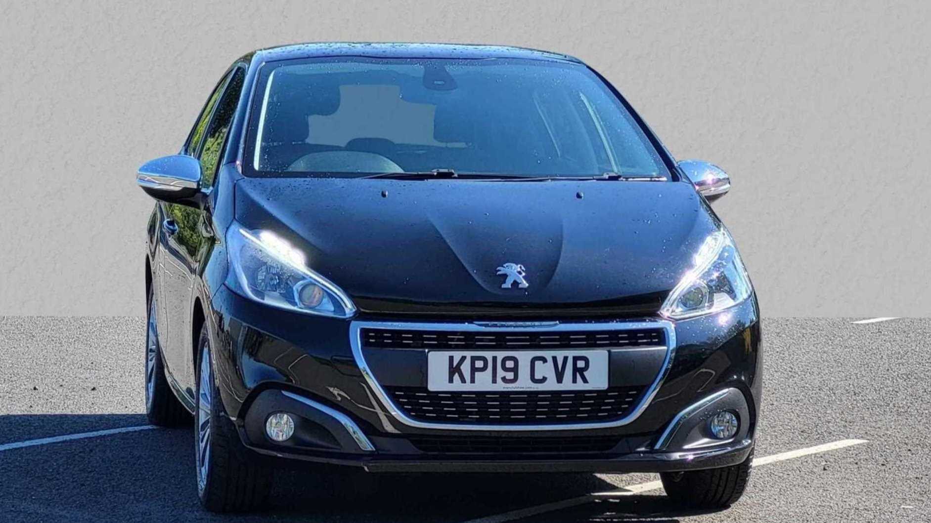 Main listing image - Peugeot 208