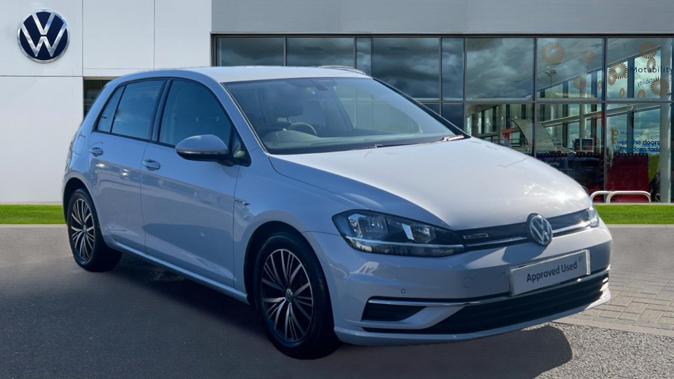 Main listing image - Volkswagen Golf
