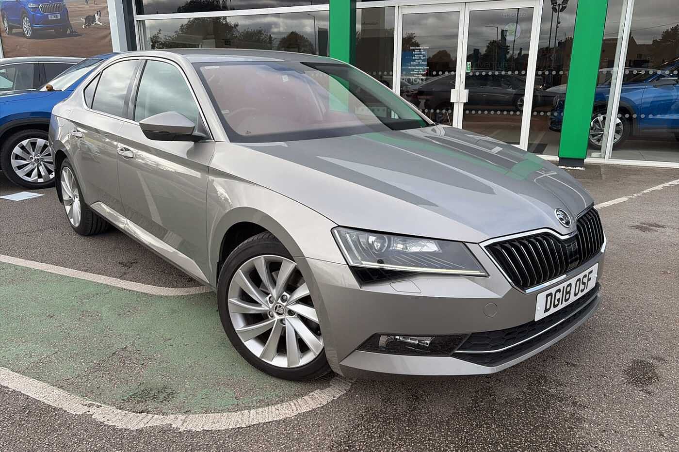 Main listing image - Skoda Superb
