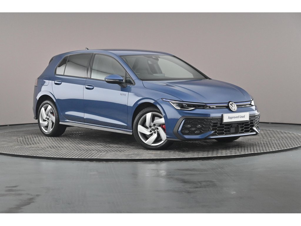 Main listing image - Volkswagen Golf GTE