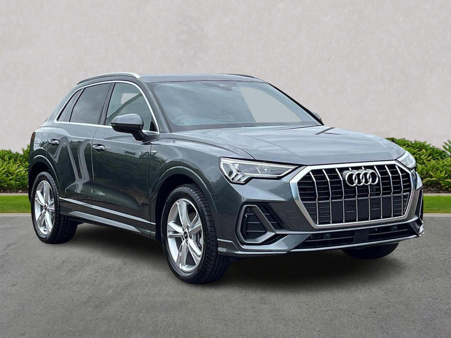 Main listing image - Audi Q3