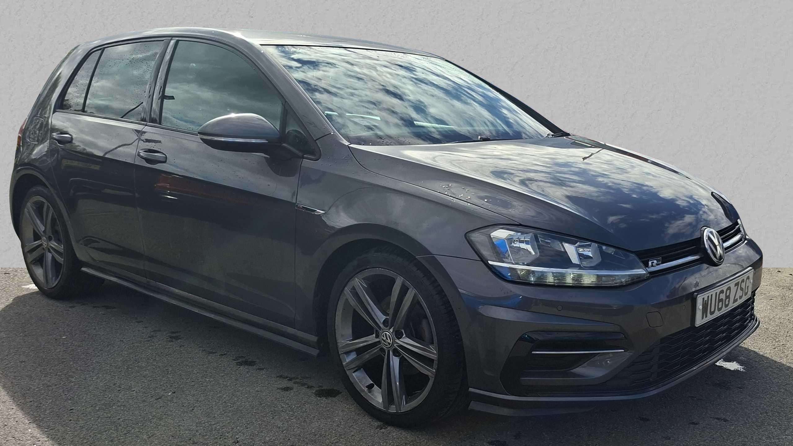 Main listing image - Volkswagen Golf