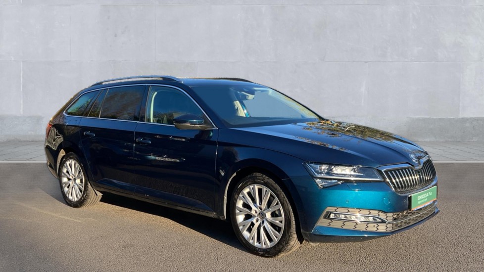 Main listing image - Skoda Superb Estate