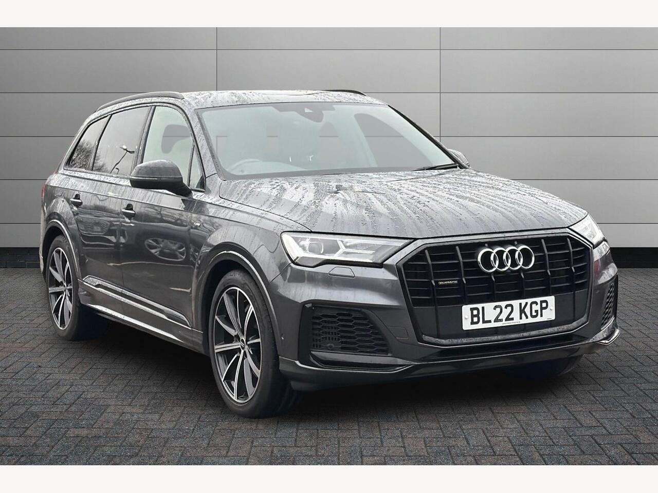 Main listing image - Audi Q7