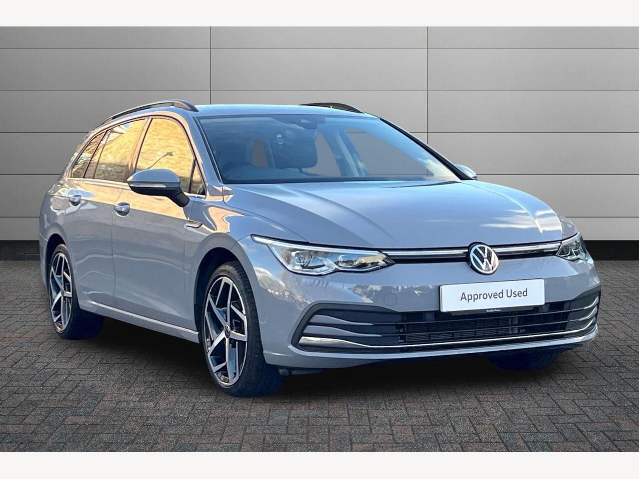 Main listing image - Volkswagen Golf Estate