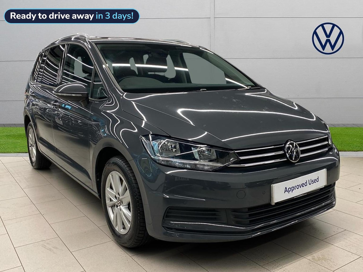 Main listing image - Volkswagen Touran