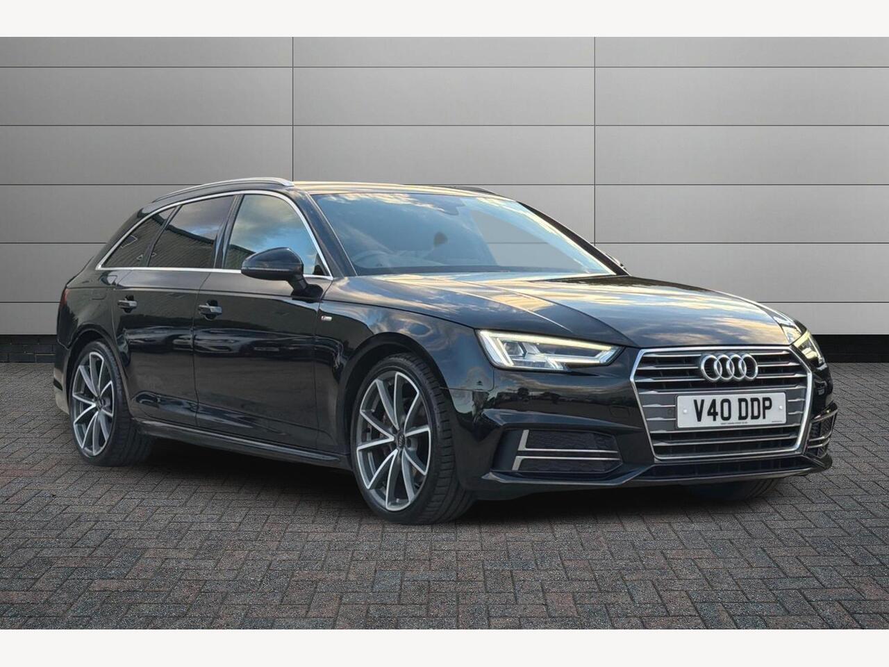 Main listing image - Audi A4