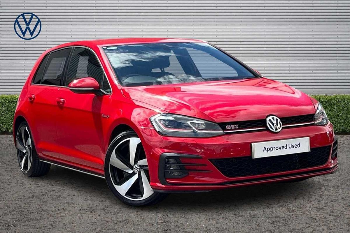 Main listing image - Volkswagen Golf