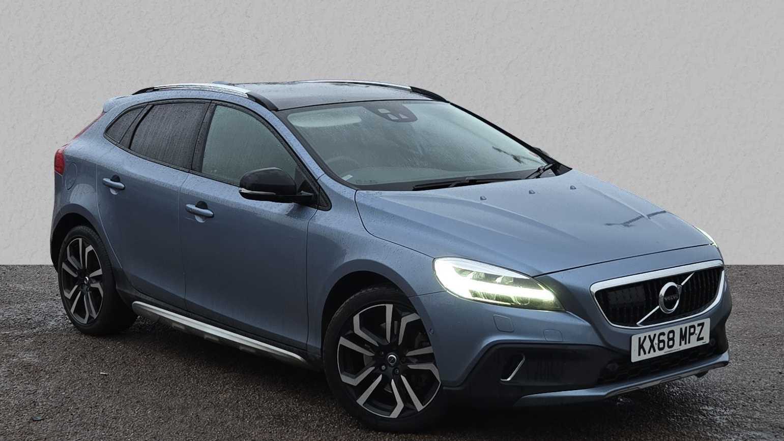 Main listing image - Volvo V40 Cross Country