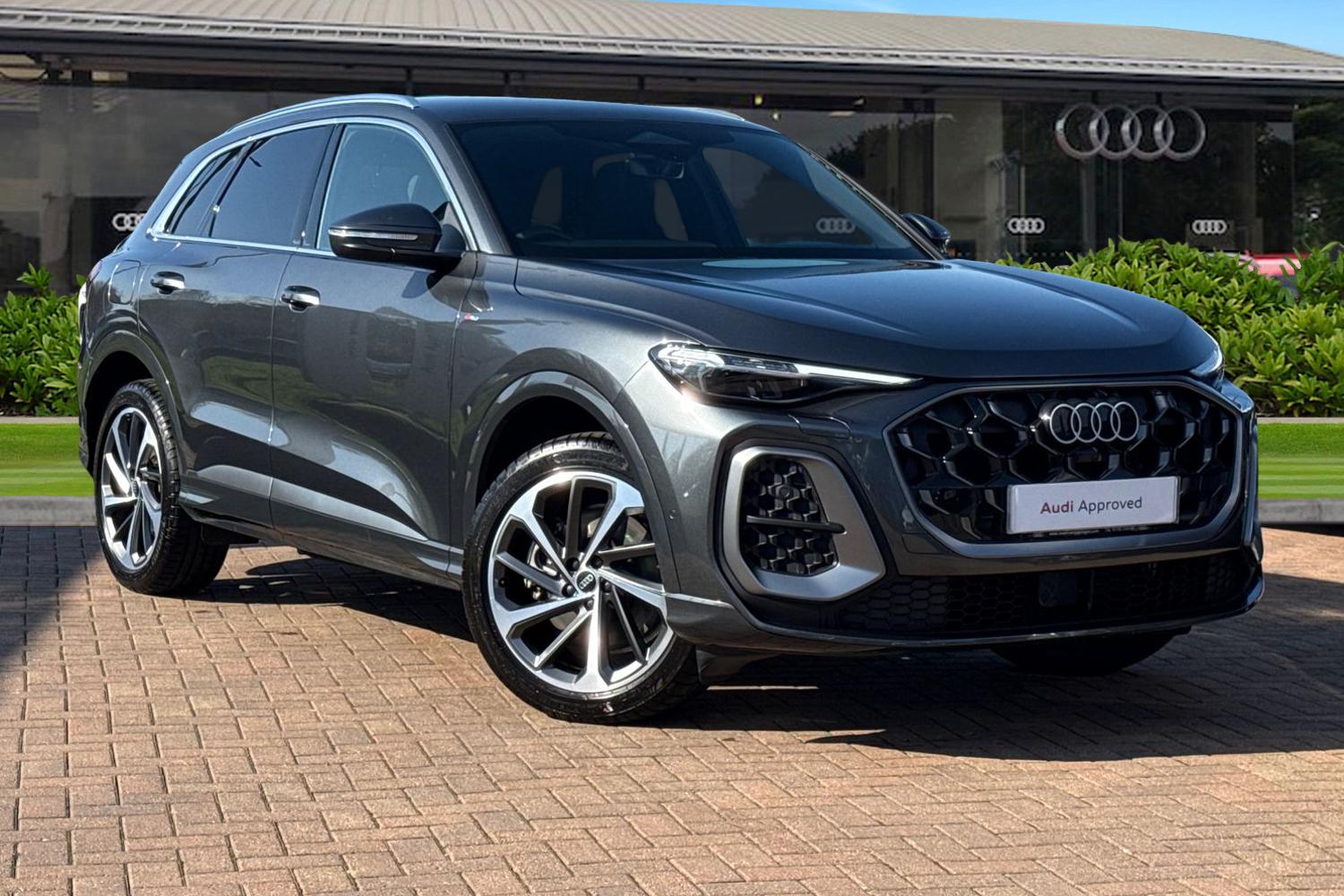 Main listing image - Audi Q5