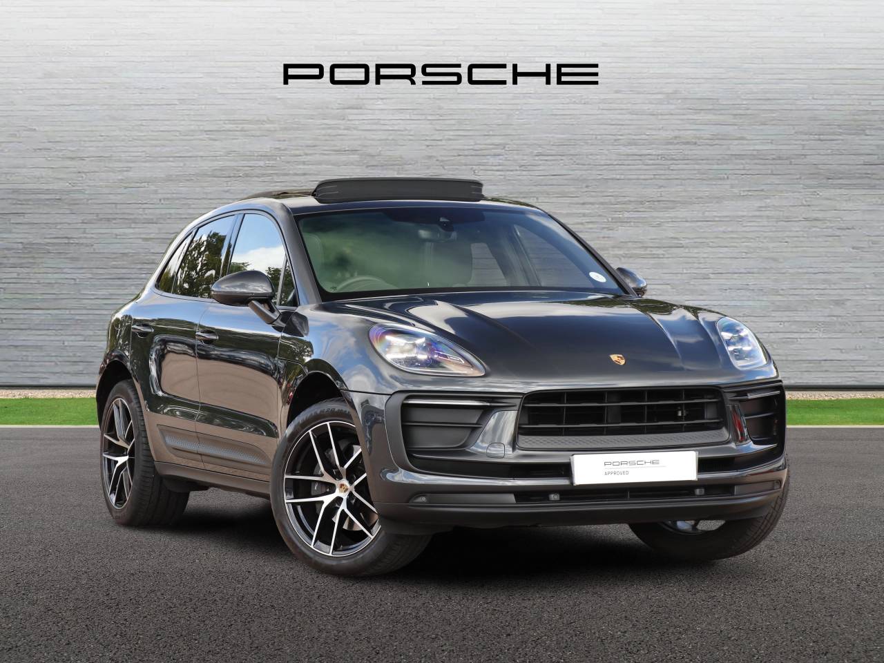 Main listing image - Porsche Macan