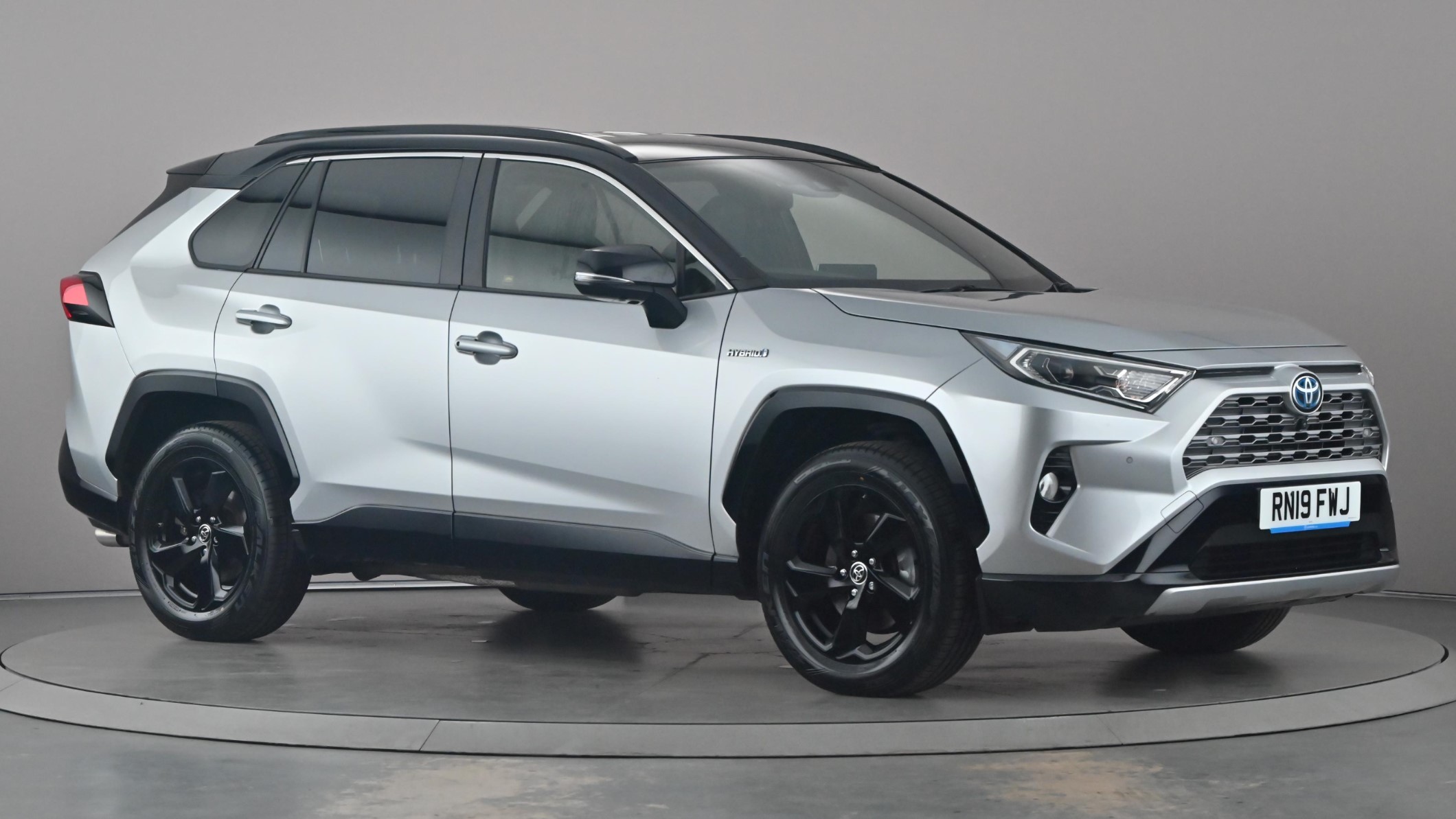 Main listing image - Toyota RAV4