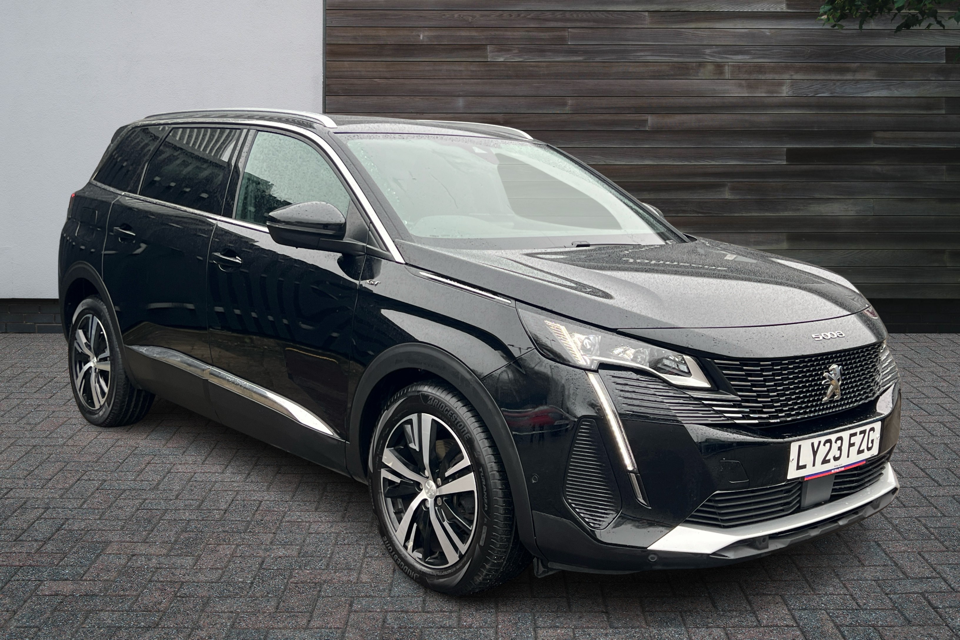 Main listing image - Peugeot 5008