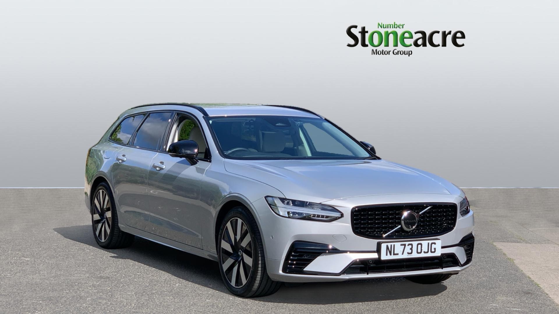 Main listing image - Volvo V90