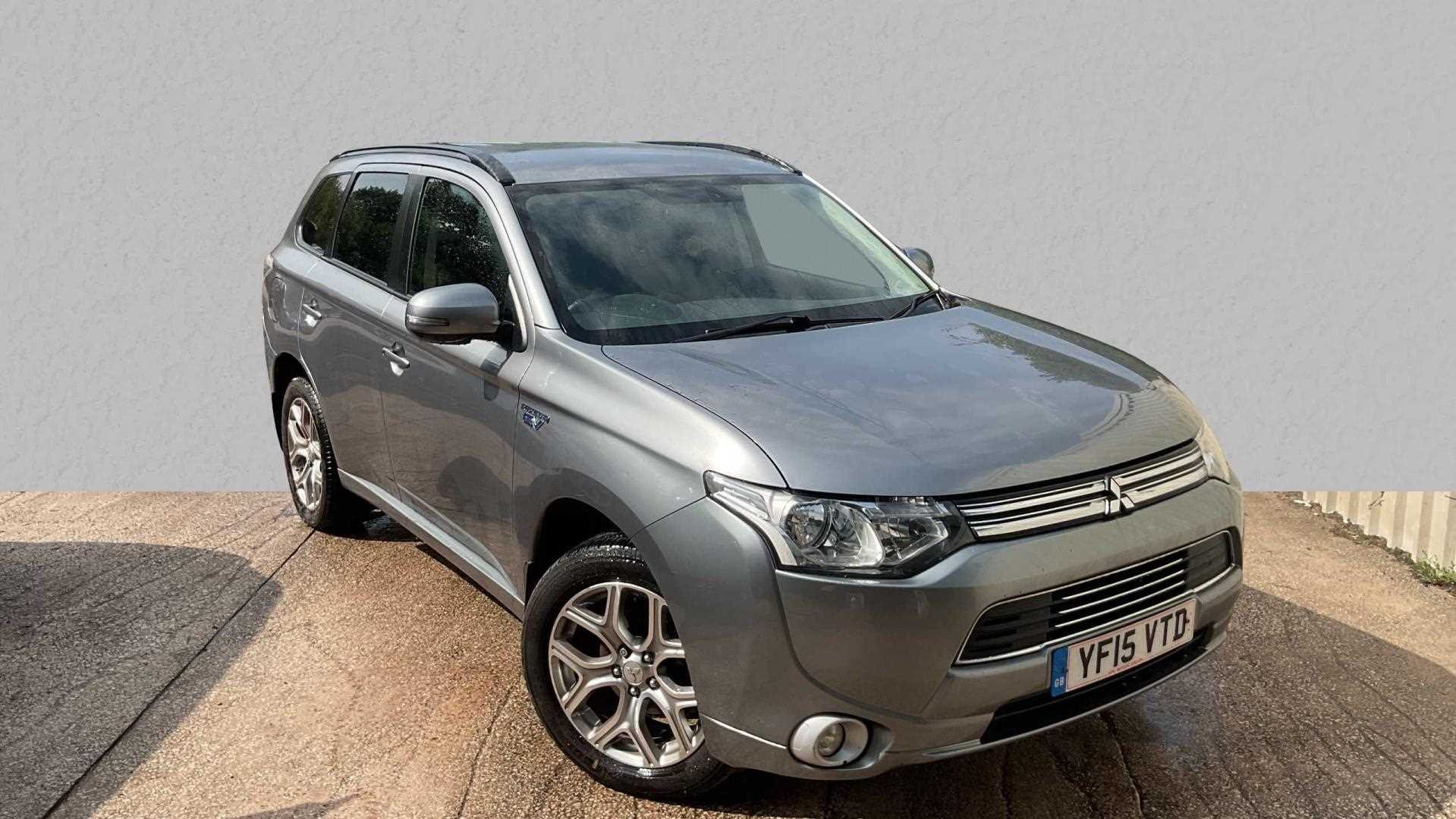Main listing image - Mitsubishi Outlander