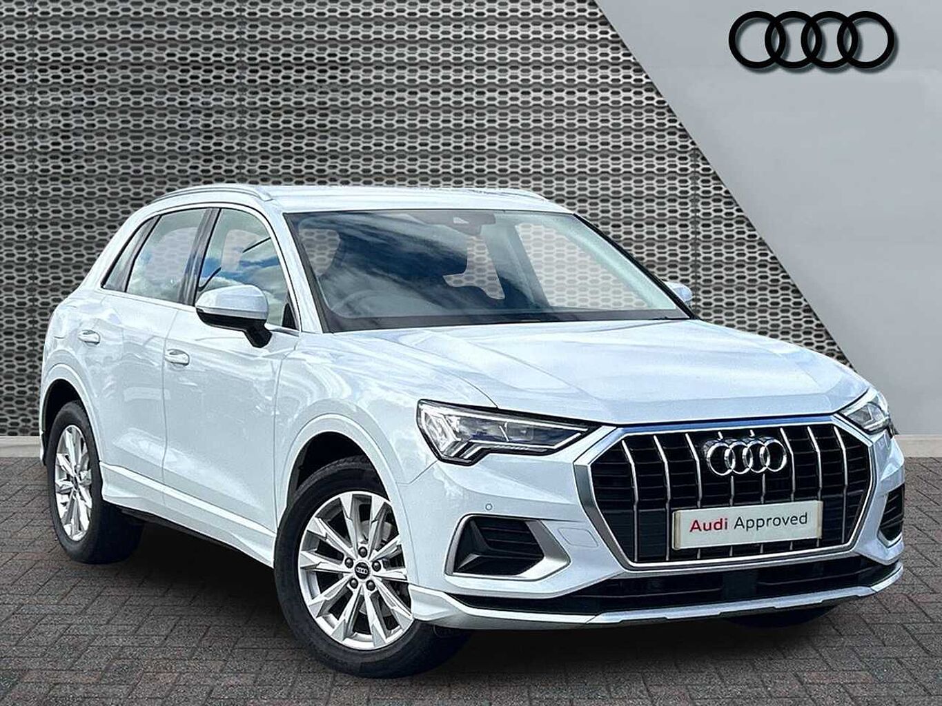 Main listing image - Audi Q3
