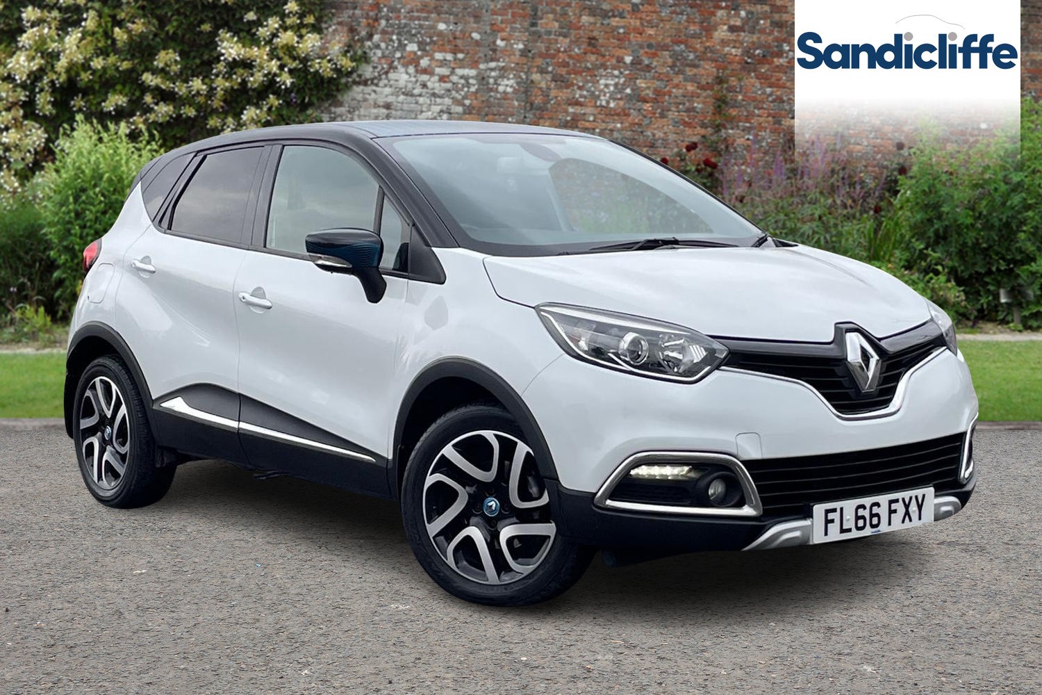 Main listing image - Renault Captur