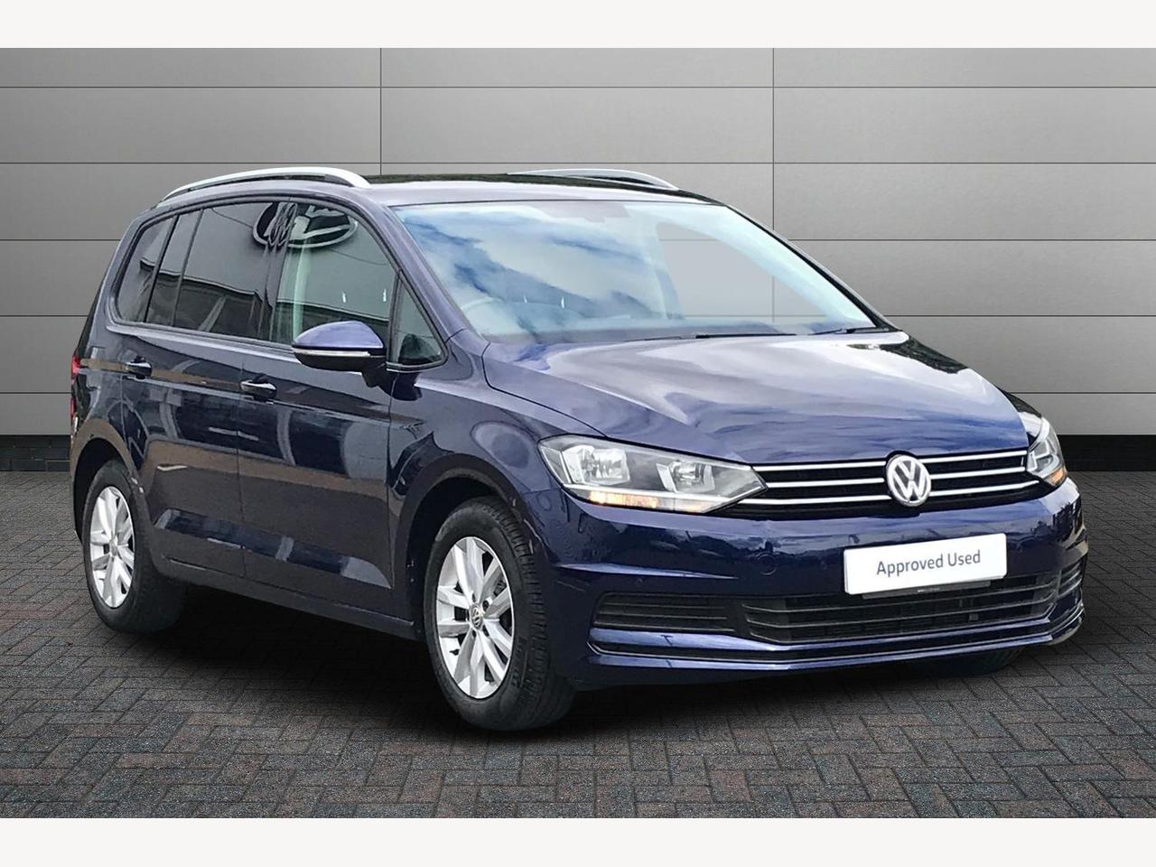 Main listing image - Volkswagen Touran