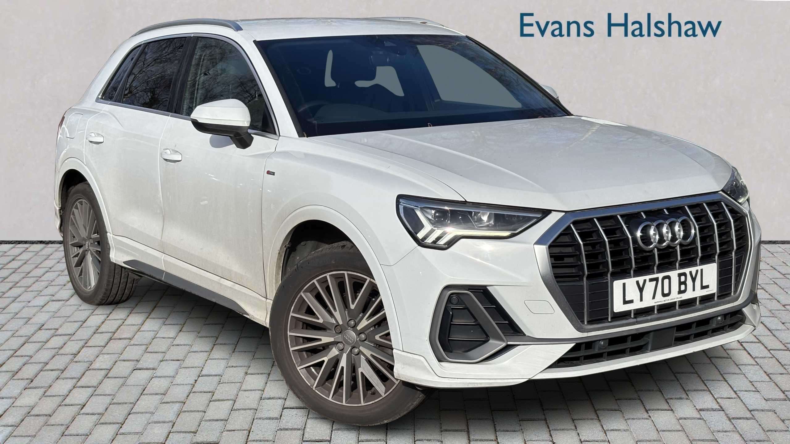 Main listing image - Audi Q3