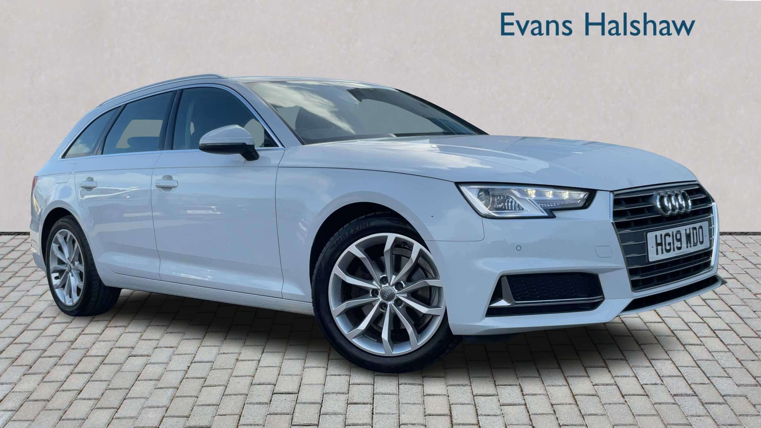 Main listing image - Audi A4 Avant