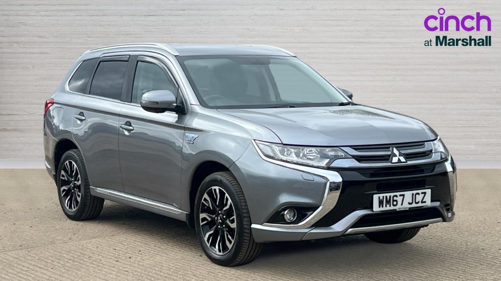 Main listing image - Mitsubishi Outlander