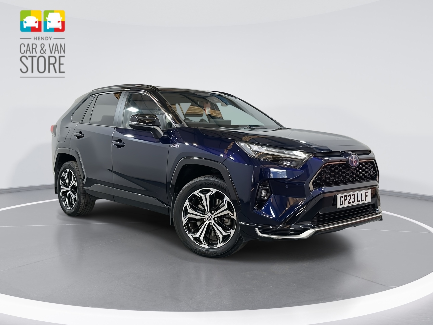 Main listing image - Toyota RAV4