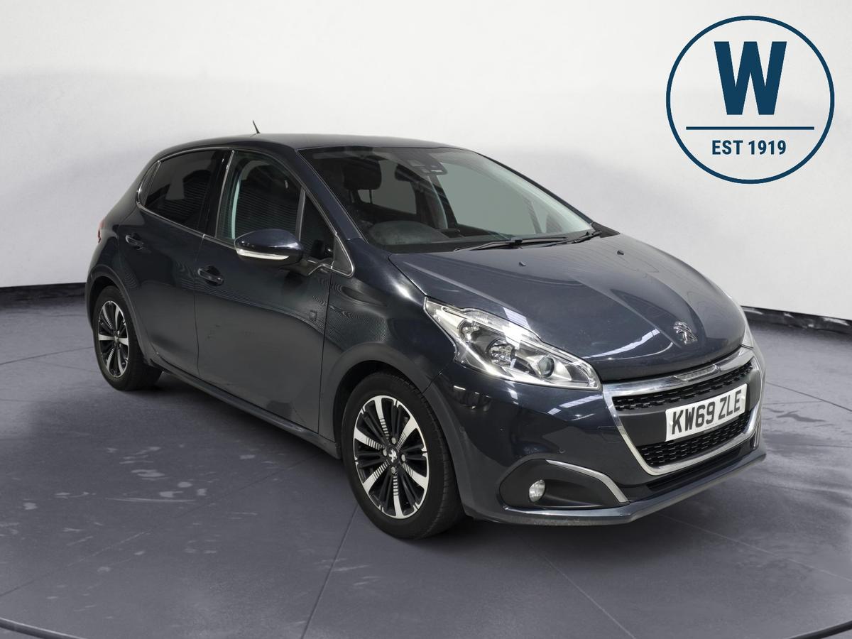 Main listing image - Peugeot 208