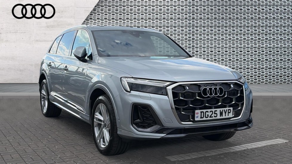 Main listing image - Audi Q7