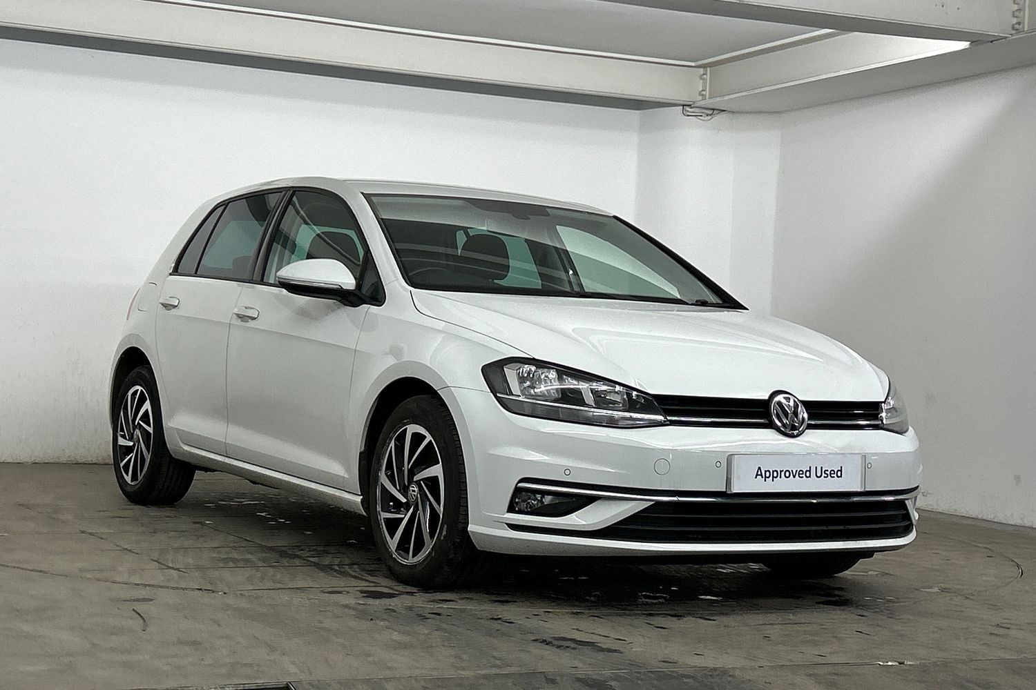 Main listing image - Volkswagen Golf